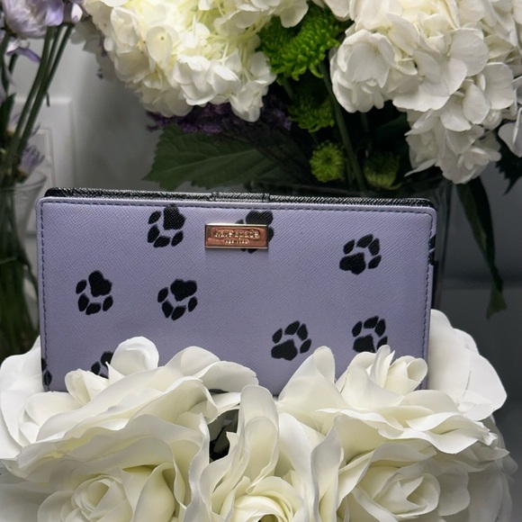 Kate Spade Stacy Bifold Paw Prints Wallet in RARE Lavender - Picture 7 of 12